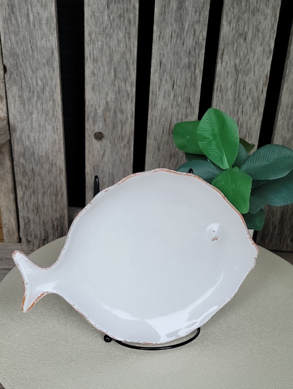 Vietri Pesce Bianco White Ceramic 9" Plate- Made In Italy Discontinued - Picture 4 of 6